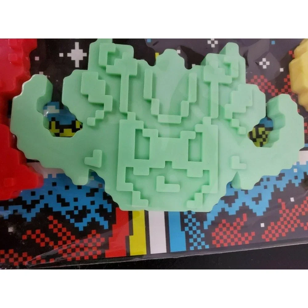 Loot Crate Marvel 8-Bit Asgard‎ Cookie Cutters feat